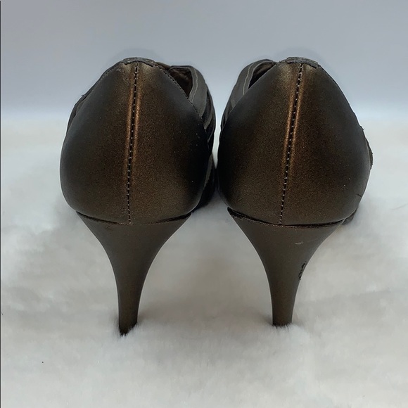 Ann Marino Logan Bronze Heels - Picture 6 of 8